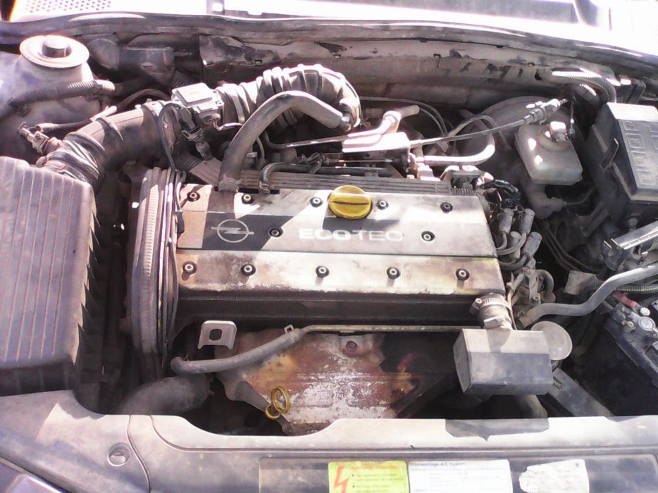 опел вектра б opel vectra B 1.8бенз. седан само на части