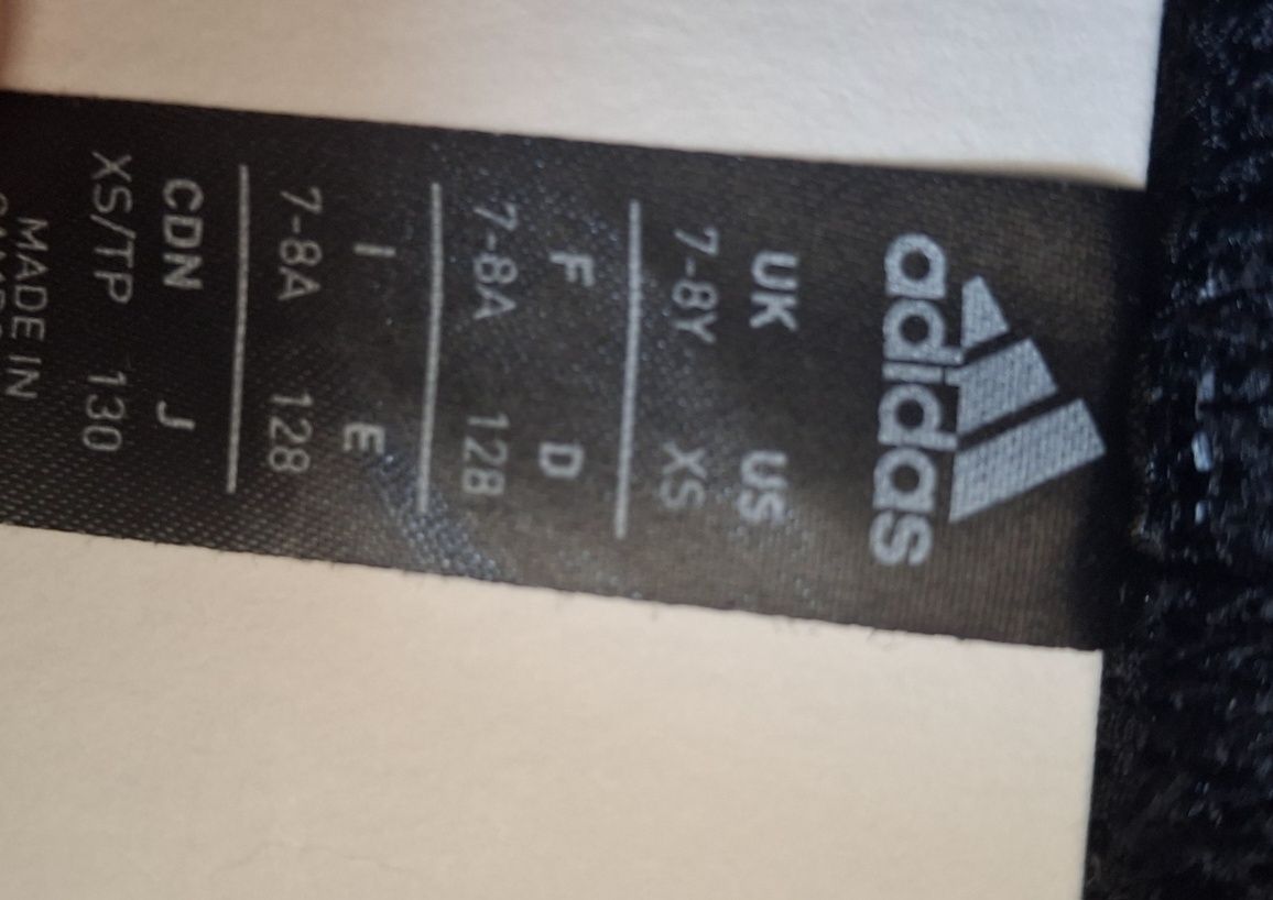 Оригинален панталон ,,Adidas" и планински суичър