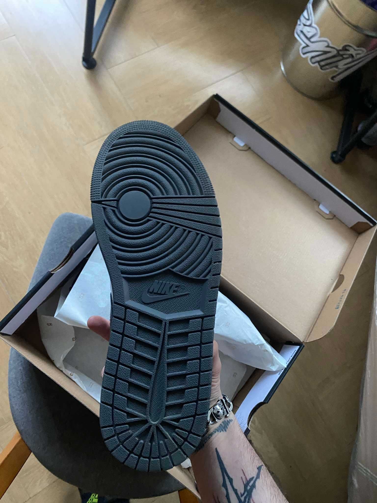 Air Jordan 1 Mid - 44 размер