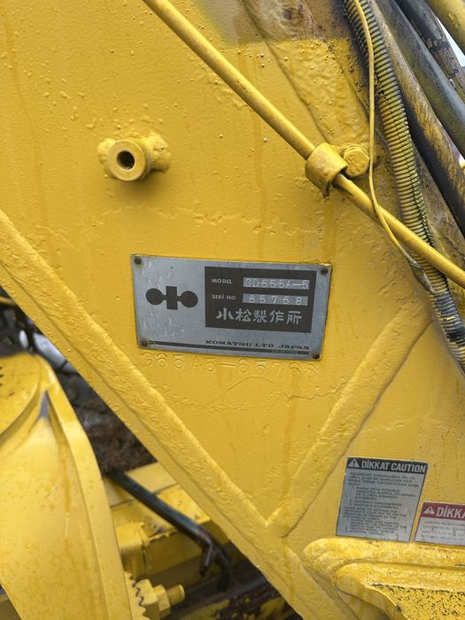 Продам грейдер komatsu gd655A