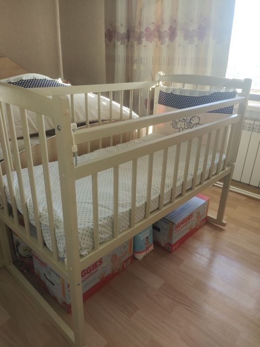 Кроватка детская качается