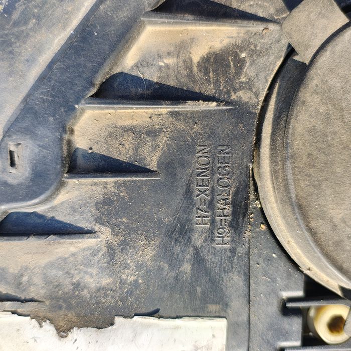 Ксенонови фарове за тоуарег