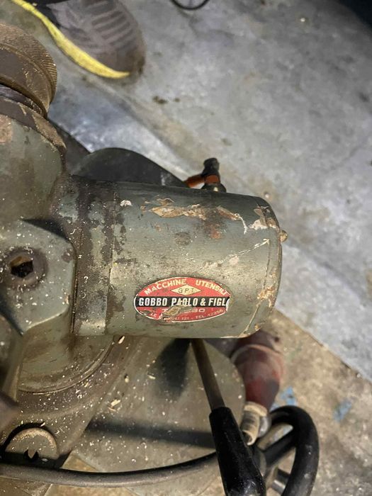 Машина за шлайфане на клапани