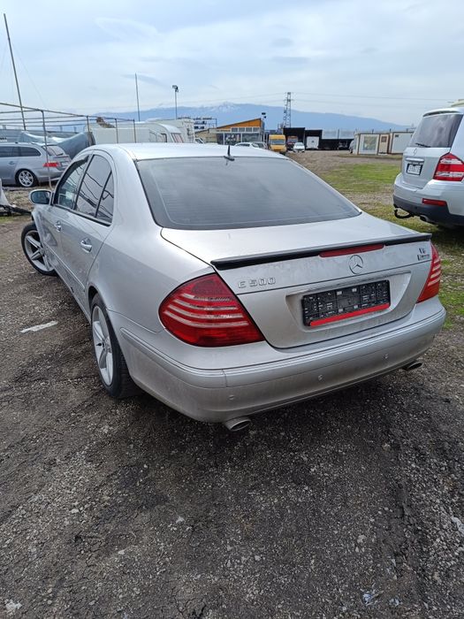 Mercedes E240 W211 на части
