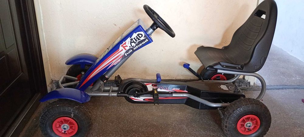 Vand kart cu pedale.