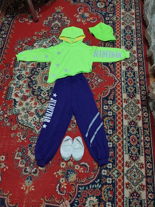 Продам костюм детский