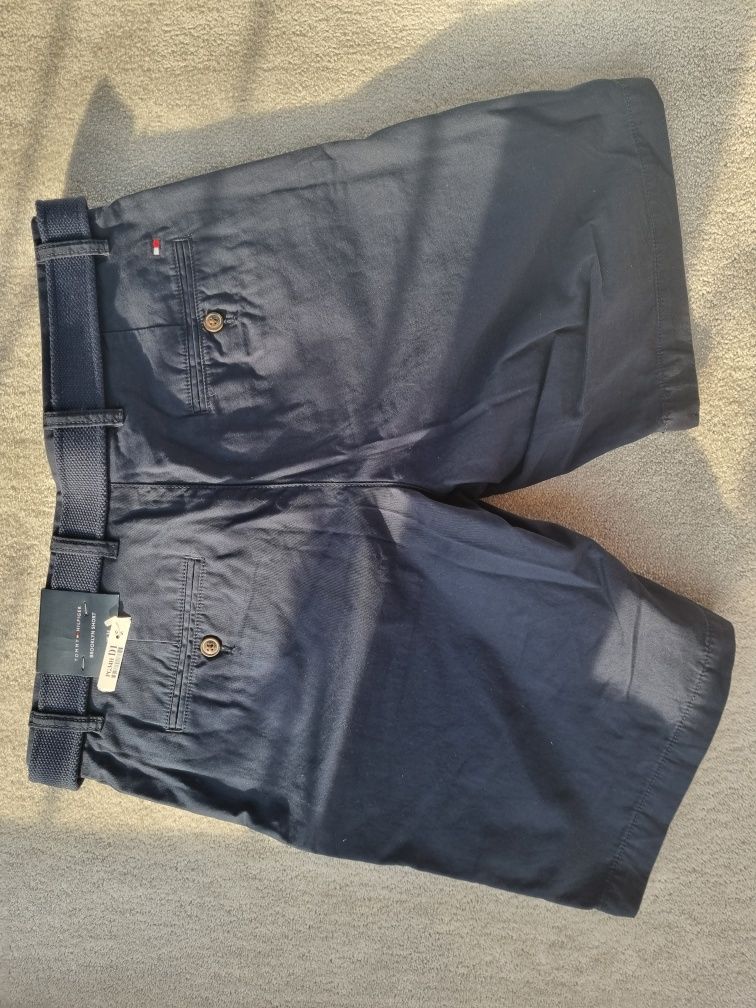 Pantaloni scurti Originali Tommy Hilfiger, marimea L, W 34.