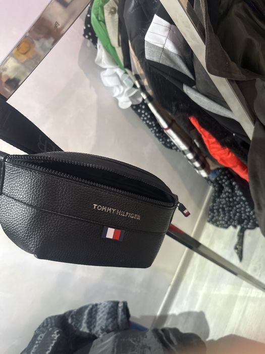 мъжка чантичка tommy hilfiger