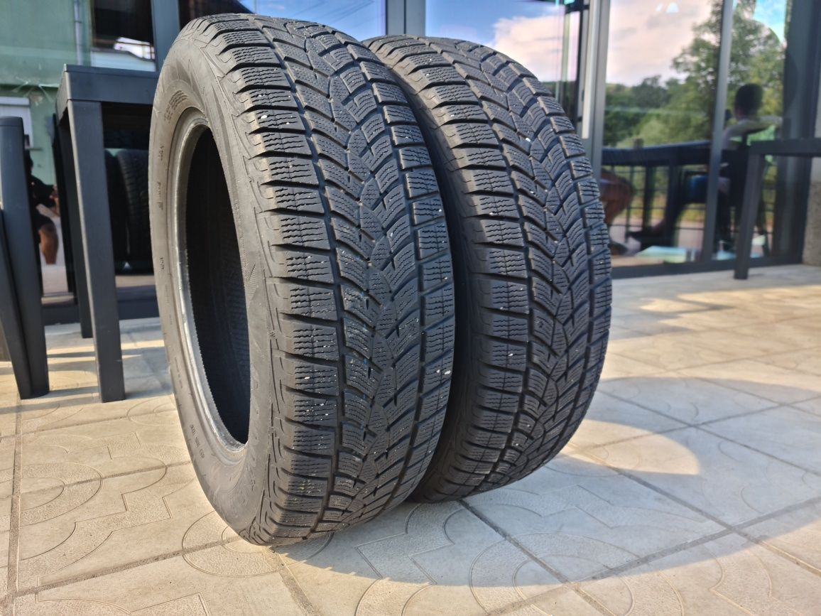 2бр. Зимни Гуми 215/65/17 99V  Goodyear