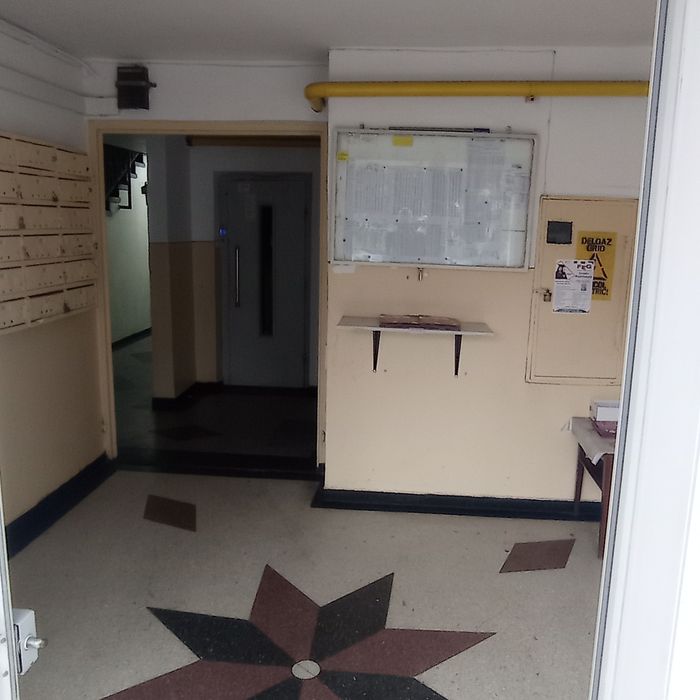 Închiriez apartament 2 cam