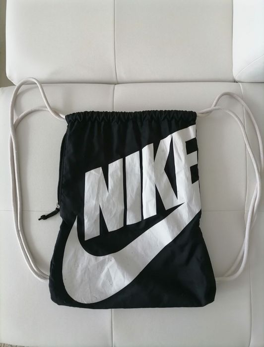 Vând rucsac Nike sport,pentru activități sportive și recreere,stare ok