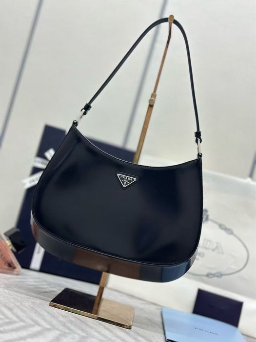 Сумка Prada Cleo medium