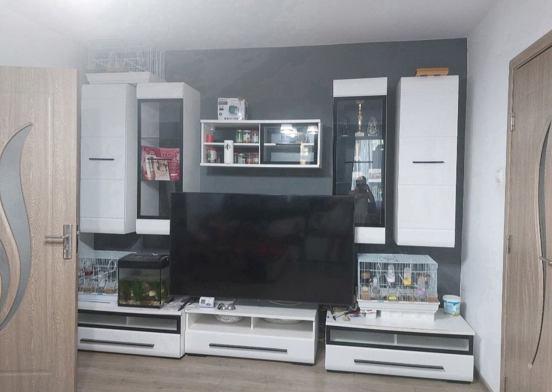 Vând apartament cu 2 camere semidecomandat