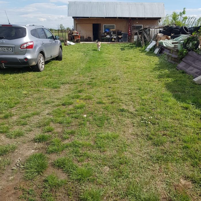 Închiriez atelier plus curte