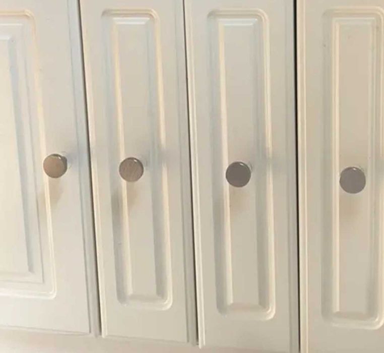 Дръжки за мебели