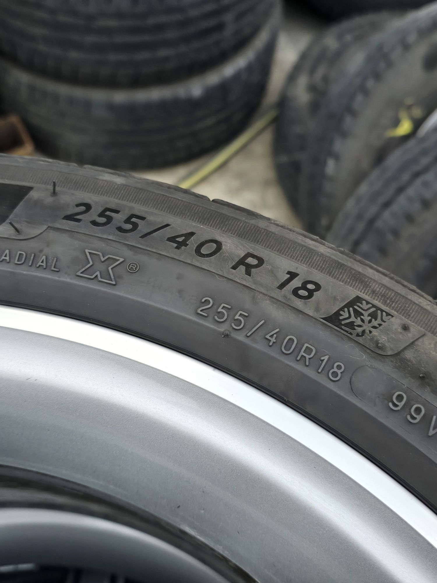 4 Броя 255/40/18 Michelin 6mm