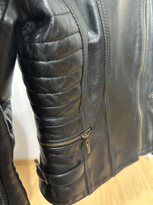 Geaca piele naturala moderna model deosebit