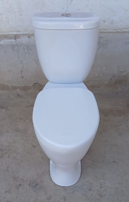 Унитаз сотилади.