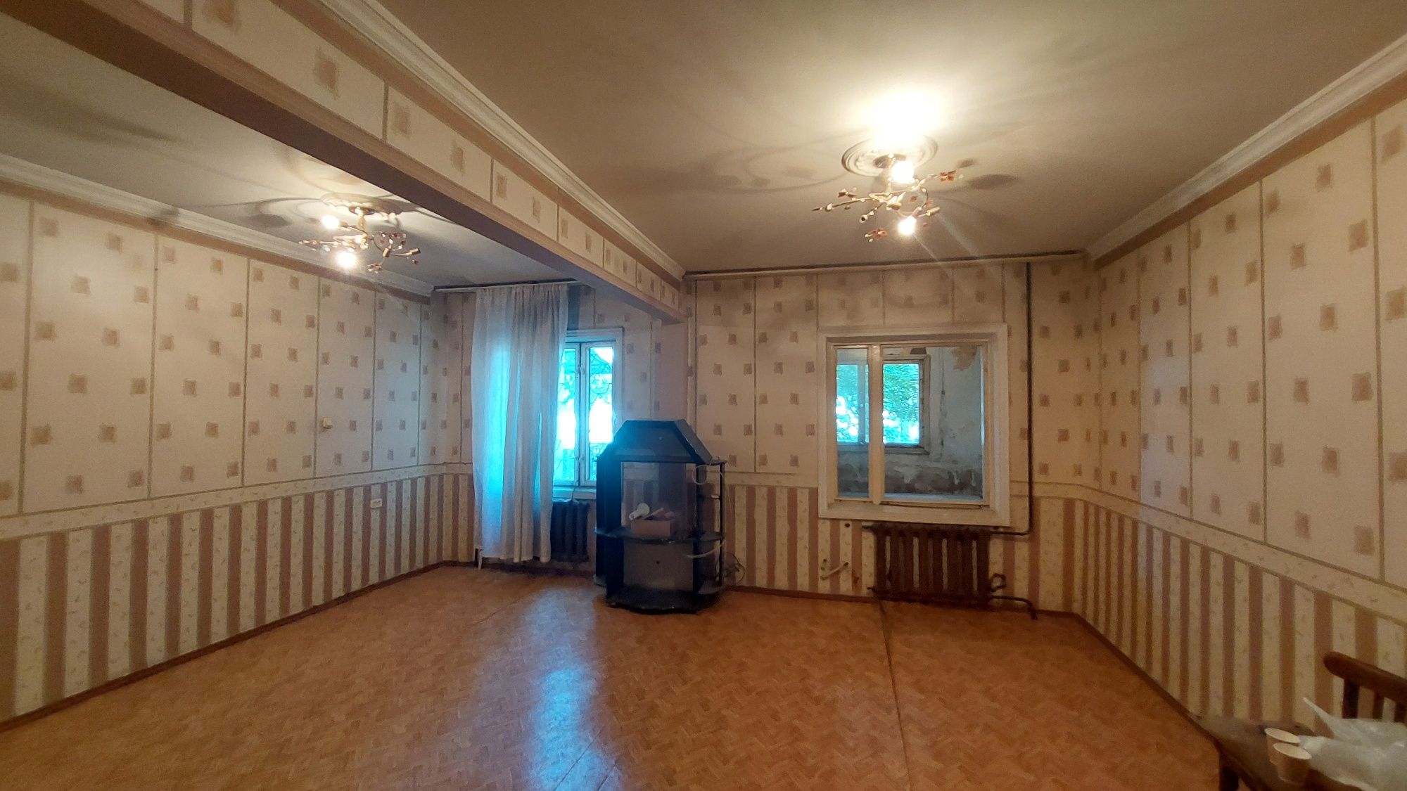 4/1/5. Сергели 4. Квартира 90 м², без ремонта. Метро "Turon" - 1 км