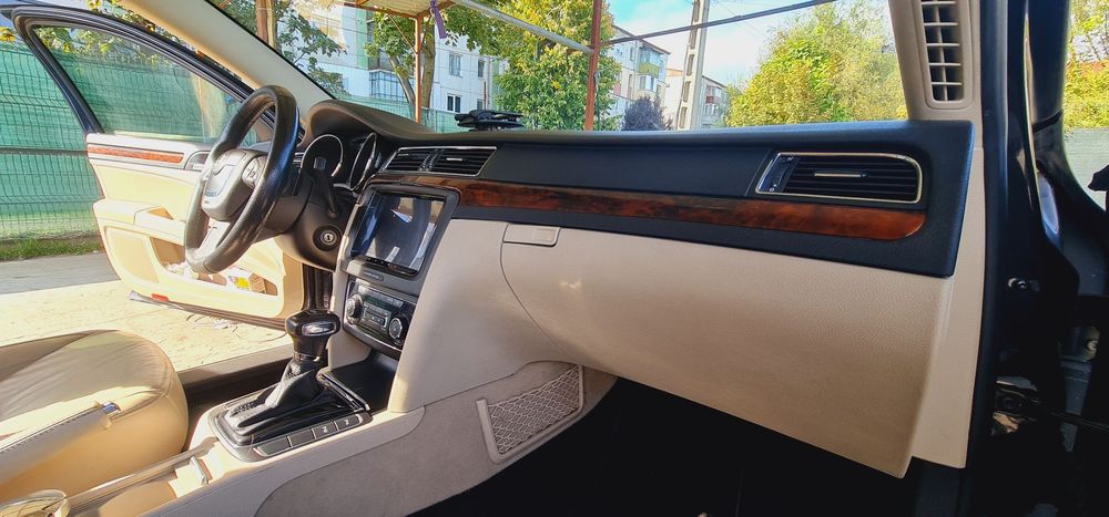 Skoda Superb Interior piele crem