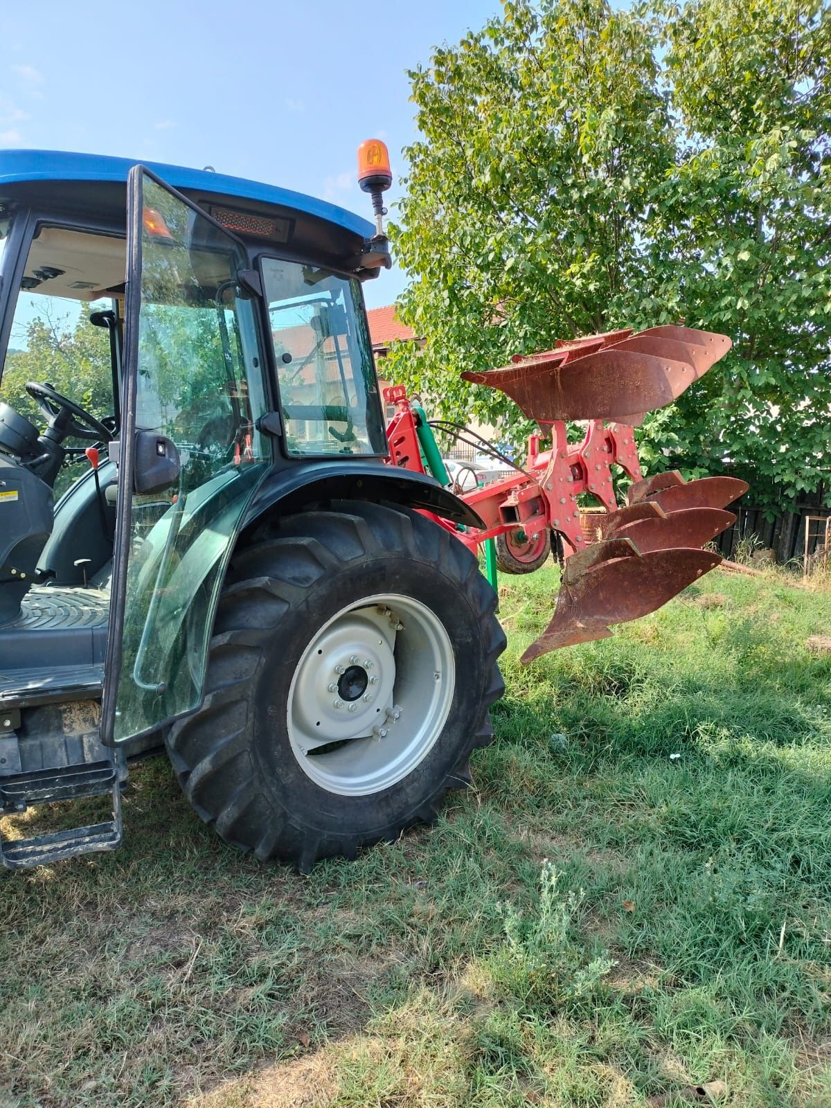 Vând tractor Solis 90 cp