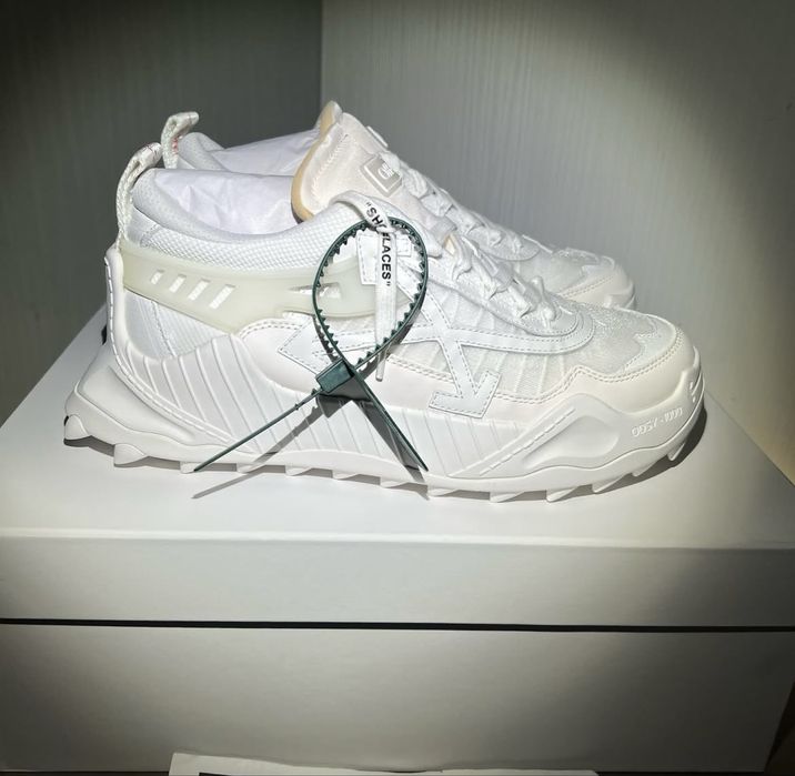 Adidasi off white out off off office