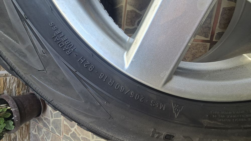 Jante aliaj 5x114,3 Anvelope iarna 205 60 r16 megane kia hyundai