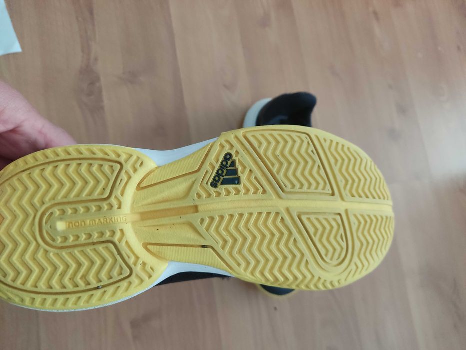 Дамски/детски маратонки Adidas 36 номер