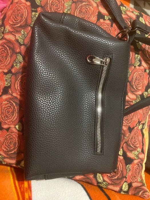 Дамска чанта Guess