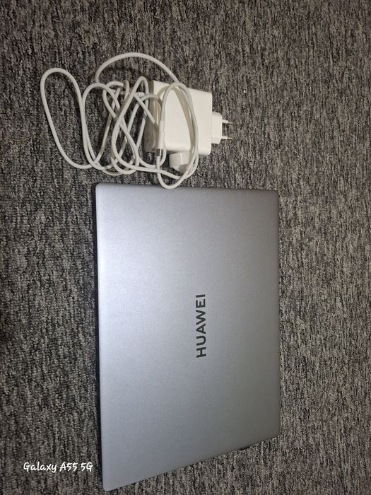 Noutbook--Huawei (yangi holatda)