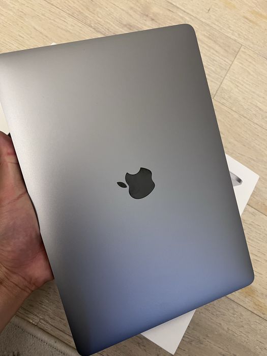 MacBook Pro M2 13.3
