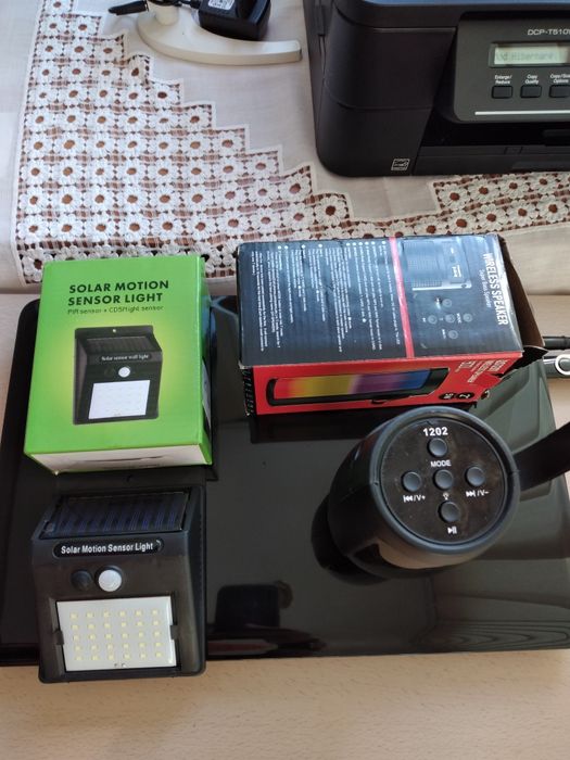 Lampa solara led , boxa wi-fi