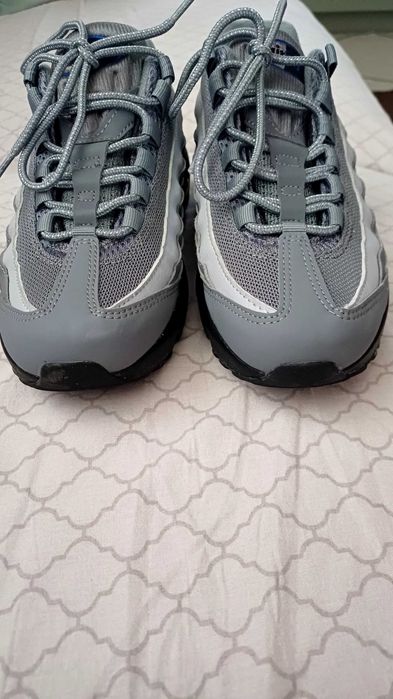 Юношески маратонки Nike