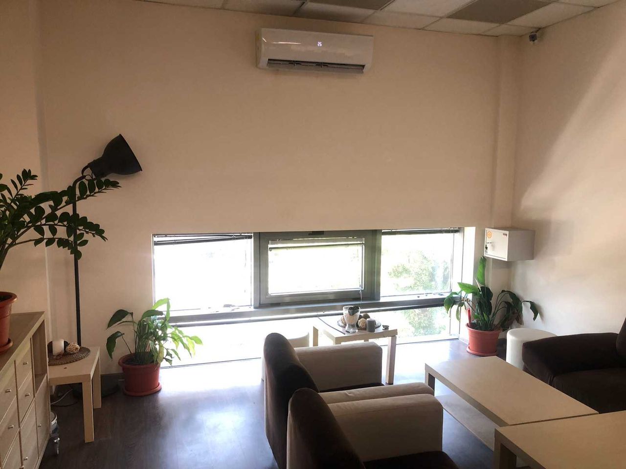 Дава се под наем Офис в София, Младост 3 - 104 кв.м за 1100 € - Снимка #1