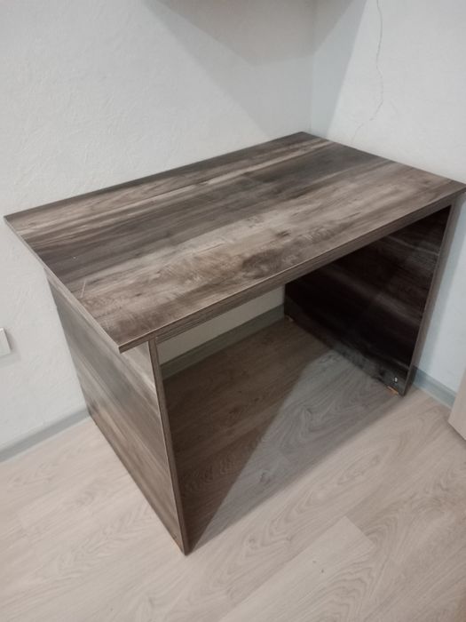 Продам письменный стол