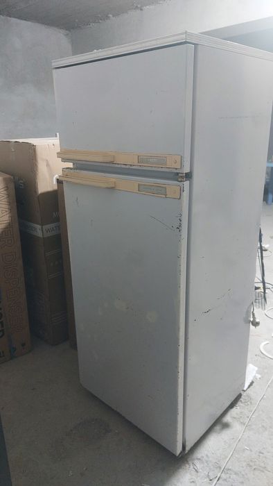 2 камерами Холодильник сотилади