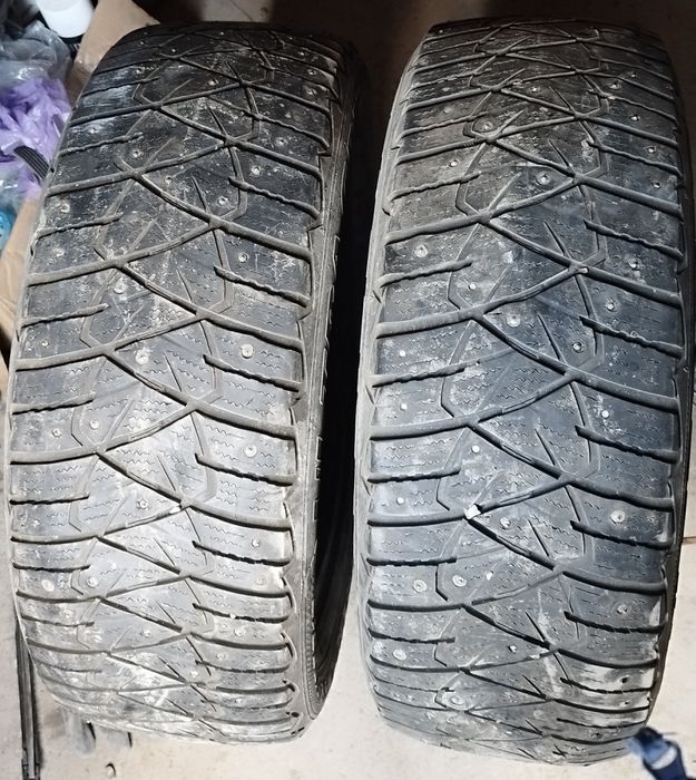 Продам 2шт зимние шины 215/55/17