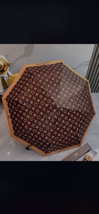 Umbrela Louis Vuitton, model 2026