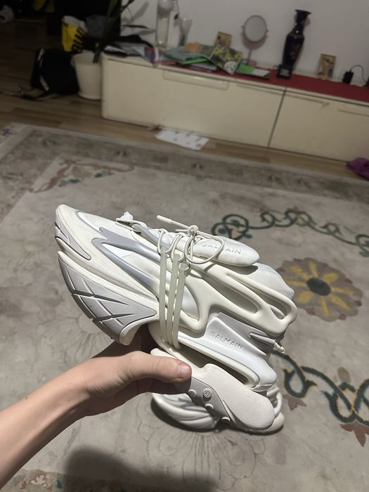 Balmain Unicorn Aproape Noi