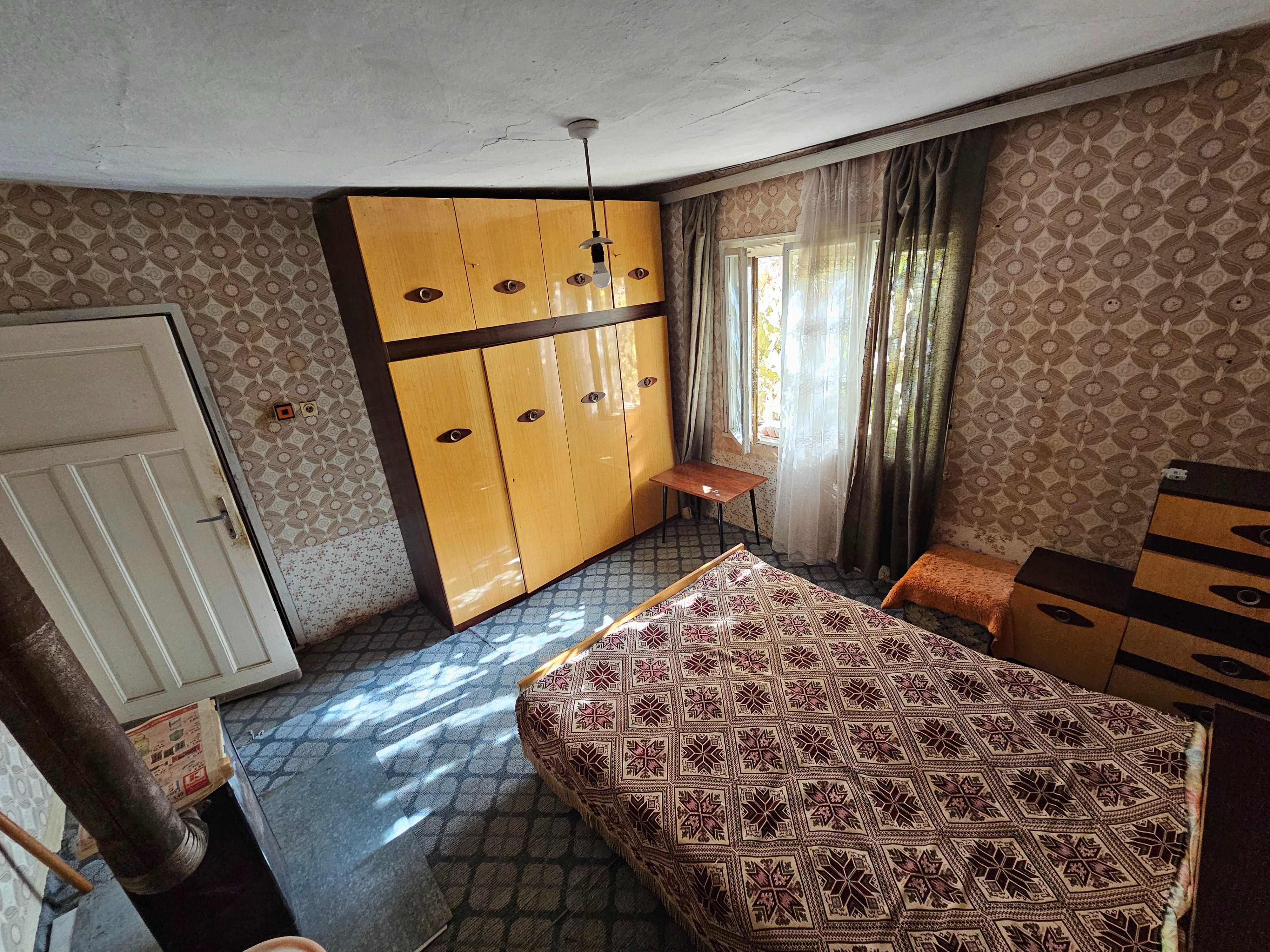 Продавам Къща с.Вакарел