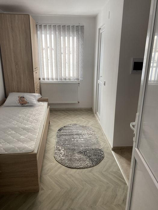 Inchiriez garsoniera