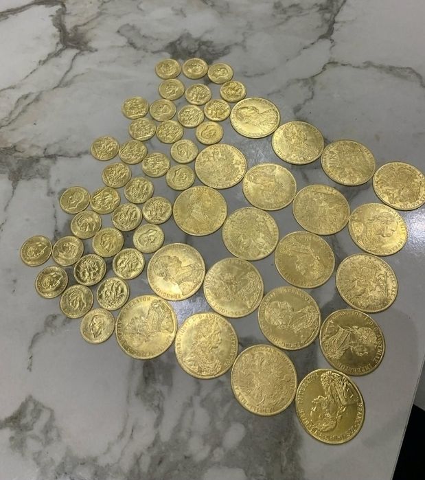 Vand monde placate cu aur de 24k.!Ies pe piatra !