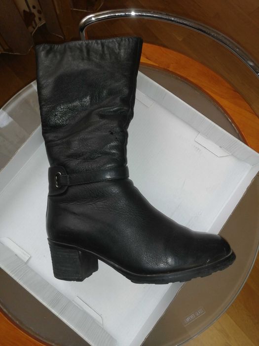 зимние черные кожаные сапоги б/у