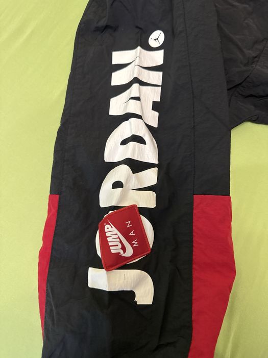 Лимитирана ветровка на Jordan