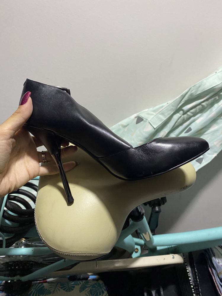 Pantofi guess piele negri toc metalic