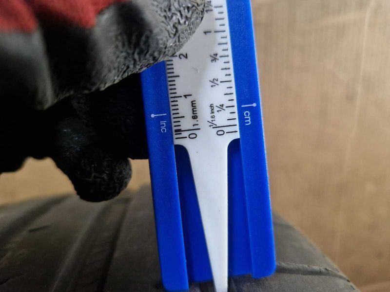 2 Goodyear R19 225/45
летни гуми Runflat 
DOT4719