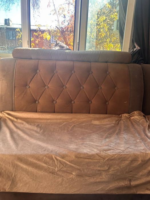 Срочна продаеться уголок хорошим состояние