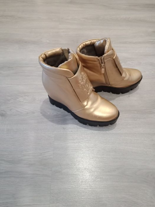 Продам ботинки весна-осень