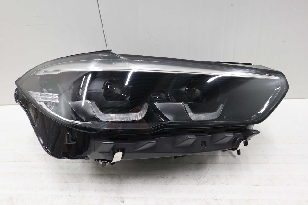 Десен фар БМВ Г05 Г06 BMW G05 G06 Лед Щатски