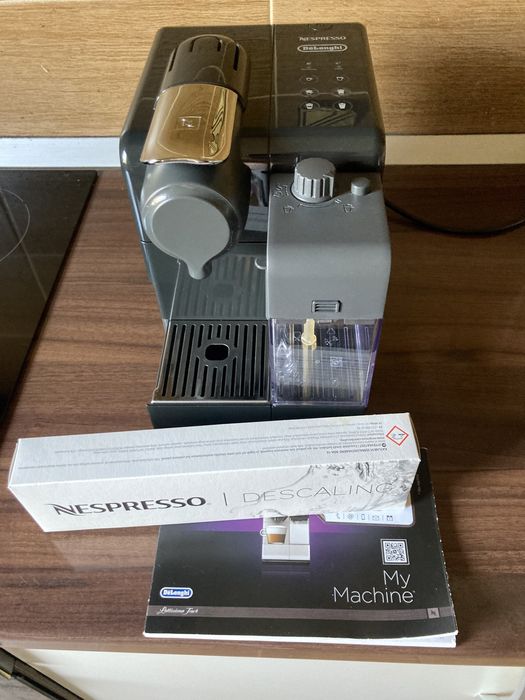 Espressor DeLonghi Nespresso Lattissima Touch